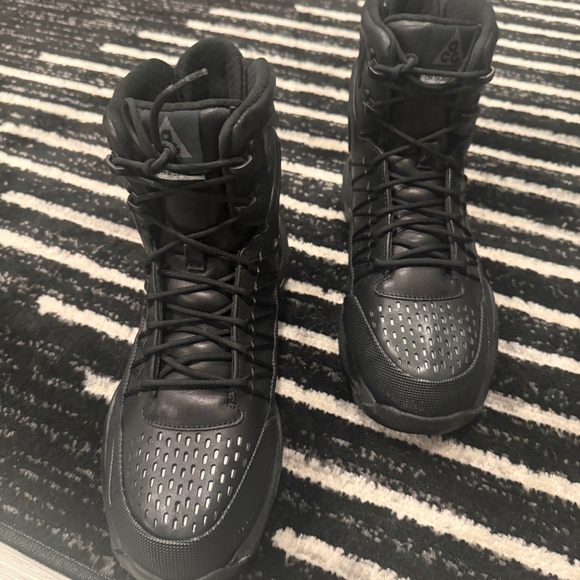 NIKE ACG - Picture 1 of 7
